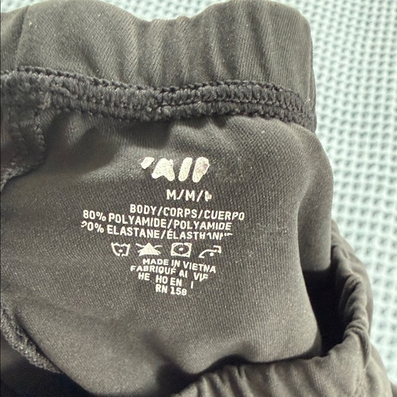 SKIMS Black Leggings - Picture 3 of 3